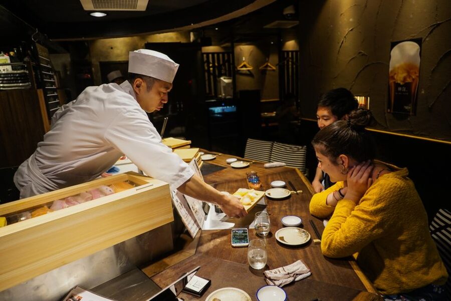 Kyoto: Foodie Night Tour in Gion with 9 dishes + 6 Sake - Walking through Pontocho between meals