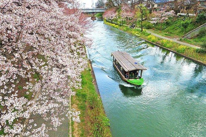 Kyoto Fushimi District Food and History Tour - Lunch and shopping on Ryoma Street