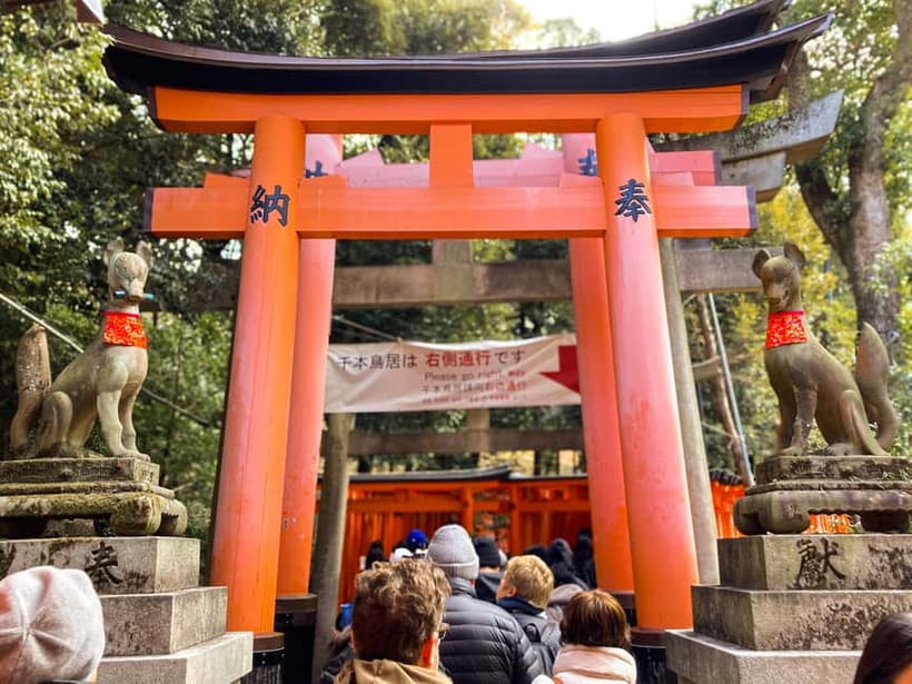 Kyoto: Fushimi Inari Night Walking Tour with Guide - Why Fushimi Inari works so well after sunset