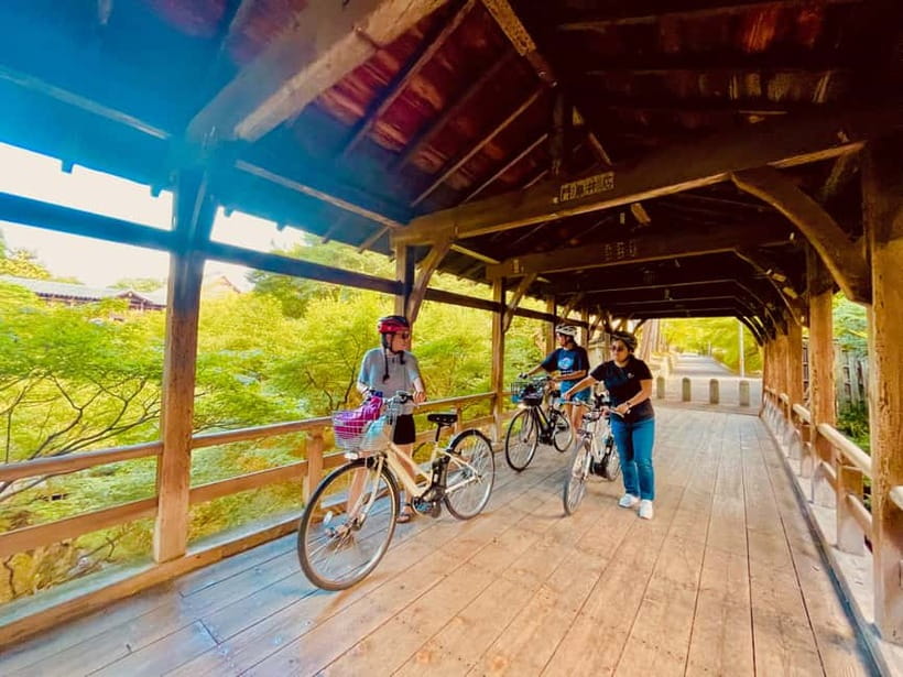 Kyoto: Fushimi Inari Shrine and Tofukuji Temple E-Bike Tour - What Maki adds to the experience