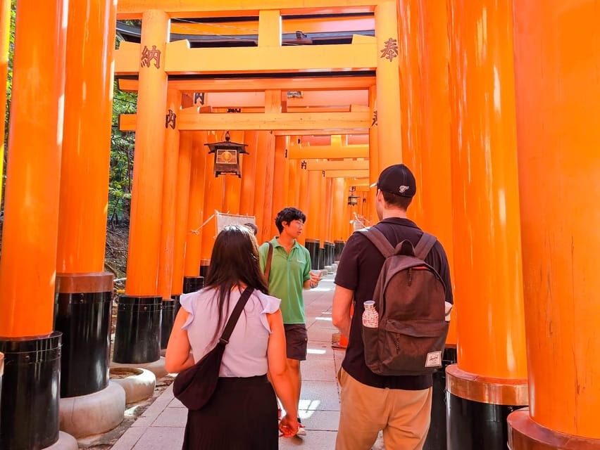 Kyoto: Fushimi Inari Taisha Guided Walking Tour - The lower shrine: an easy start with real context