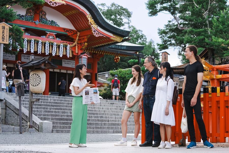 Kyoto: Fushimi Inari Taisha Shrine Walking Tour with Guide - A quieter pause at Sekiho-ji Temple