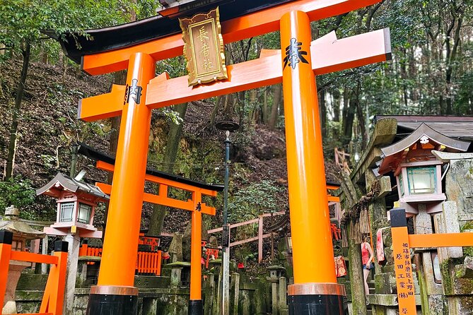 Kyoto: Fushimi Inari Taisha Small Group Guided Walking Tour - What the small group changes