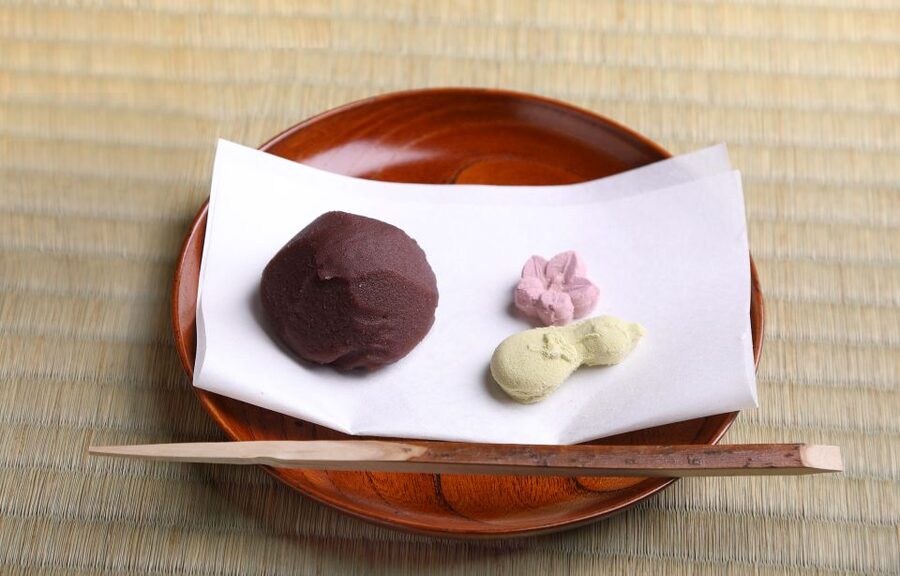 Kyoto Fushimiinari:Wagashi Making & Small Group Tea Ceremony - Understanding the Scroll, Tea, and Ceremony