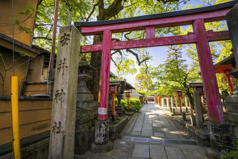 Kyoto Geisha Walking Tour: Gion District & Hidden Gems - Kennin-ji, Kyoto’s oldest Zen temple