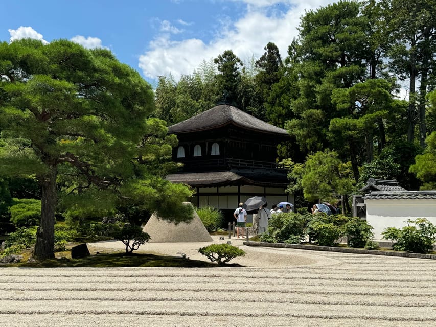 Kyoto: Ginkakuji, Silver Pavilion Guided Tour in 1 Hour - The sand garden rewards a slower look