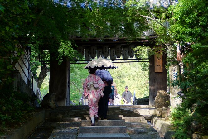 Kyoto: Gion and Geisha District Walking Tour - Ninenzaka and the classic Kyoto streetscape
