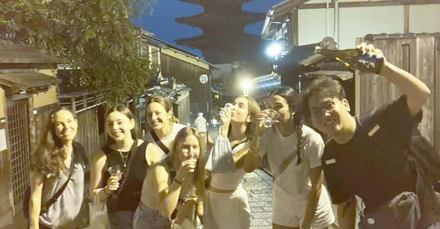 Kyoto: Gion Evening Walk with Hidden Gems, Geisha & Sake - How much value do you get for $32?
