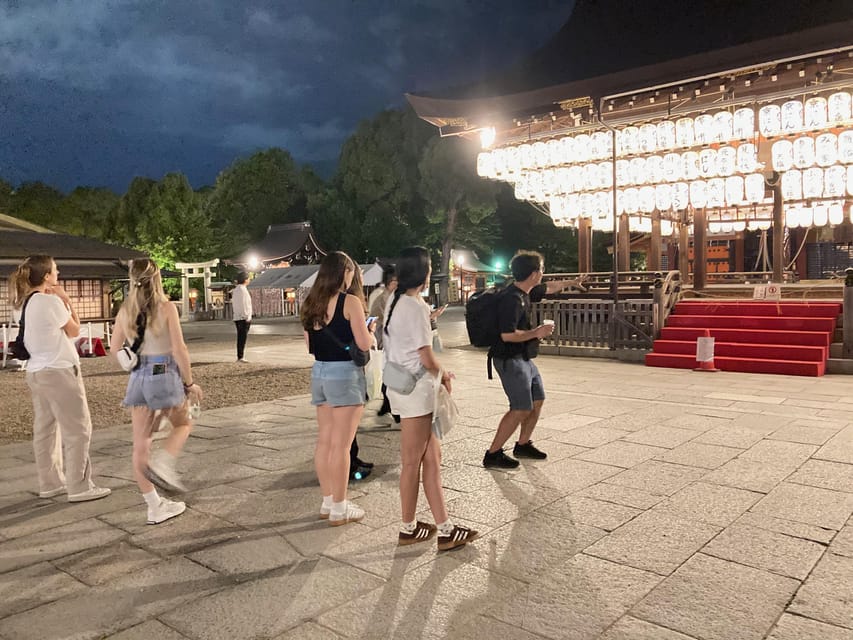Kyoto: Gion Evening Walk with Hidden Gems, Geisha & Sake - Yasui Kompira-gū and its unusual stone