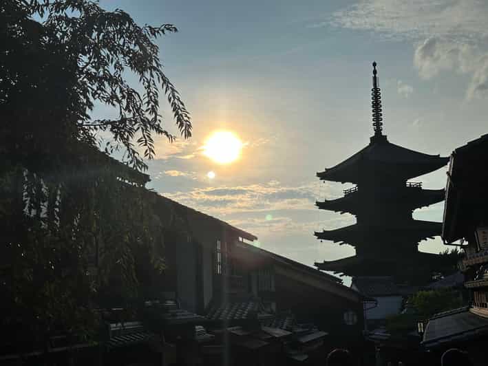 Kyoto: Gion & Geisha district evening tour - Gion Shirakawa after sunset