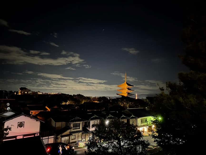 Kyoto: Gion & Geisha District Night Time Walking Tour - Nene no Michi and the old Higashiyama lanes