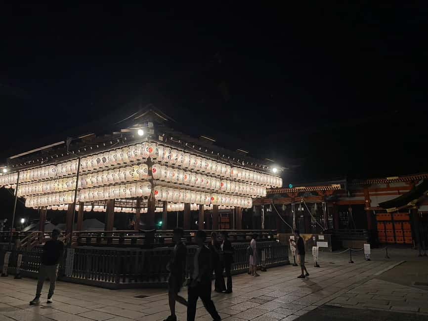 Kyoto: Gion & Geisha District Night Time Walking Tour - What the two-hour pace feels like