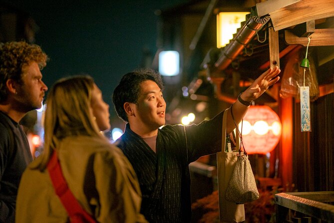Kyoto: Gion Geisha District & Sake-in-Hand Walking Tour - Yasui-Konpiragu adds a personal piece of Kyoto
