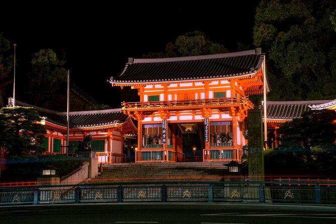 Kyoto: Gion Geisha District & Sake-in-Hand Walking Tour - Yasaka Shrine provides a fitting finish