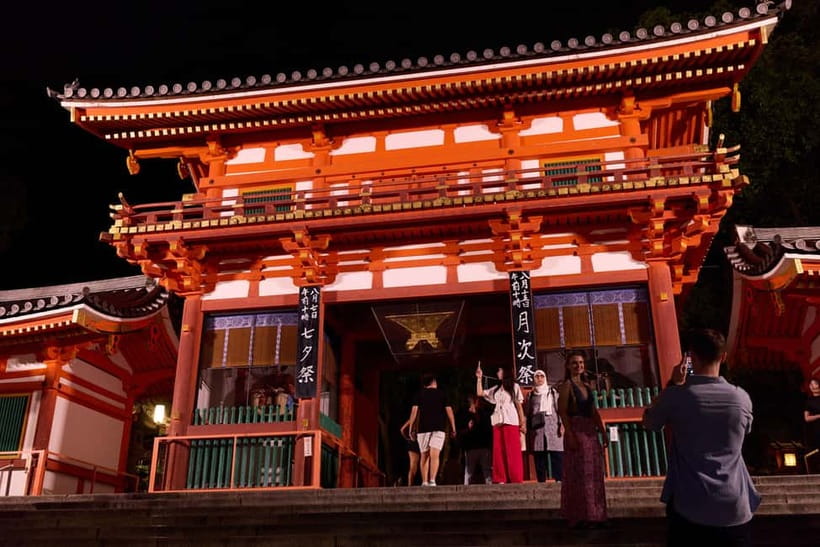 Kyoto: Gion Geisha District Walking Tour - Stories of Geisha - Entering Gion and learning the words that matter