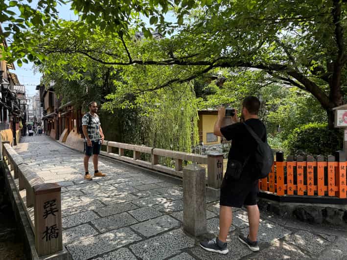 Kyoto: Gion Geisha District & Yasaka Shrine Walking Tour - Why Gion makes a good walking tour
