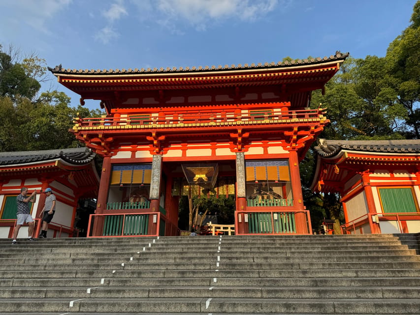 Kyoto: Gion Geisha District & Yasaka Shrine Walking Tour - What you learn about geiko and maiko