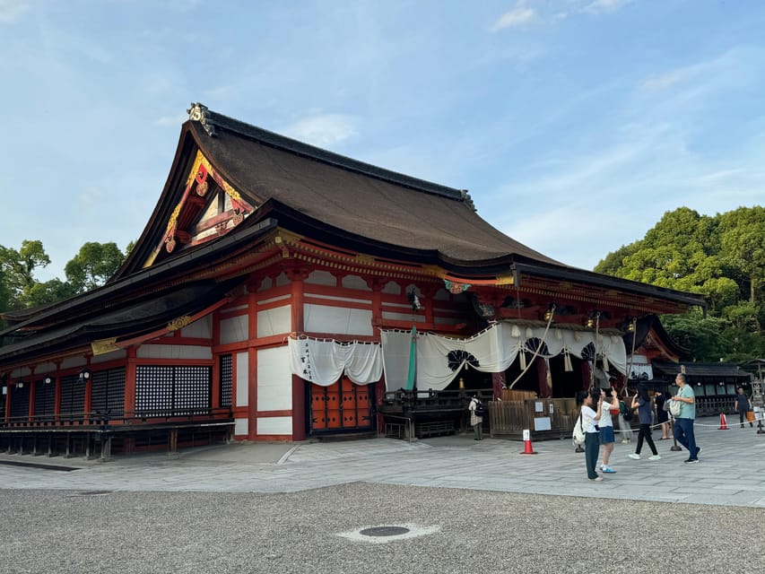 Kyoto: Gion Geisha District & Yasaka Shrine Walking Tour - Who should book this Gion walk