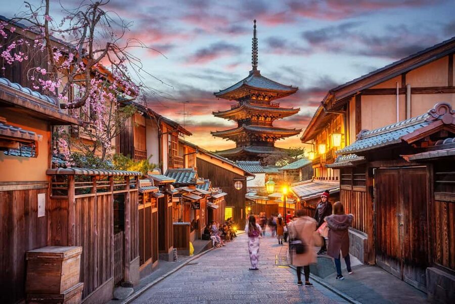 Kyoto: Gion Hidden Gems & Geisha Culture Tour - Why this Gion walk works well as a first Kyoto outing