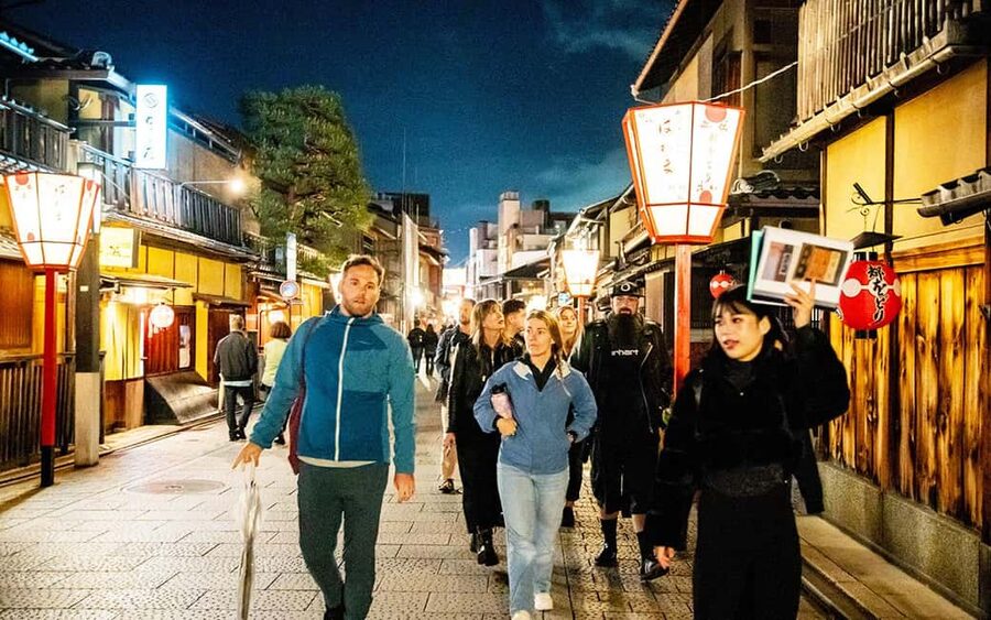 Kyoto: Gion Hidden Gems & Geisha Culture Tour - Starting beside Shijo Bridge