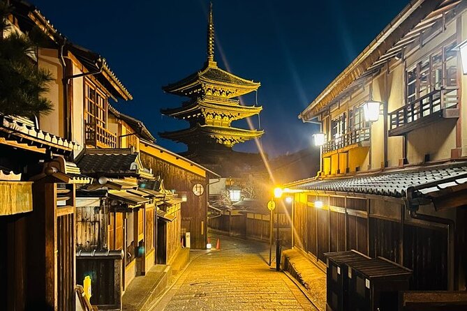 Kyoto: Gion Magical Night Walking Tour - Why Gion works better after dark