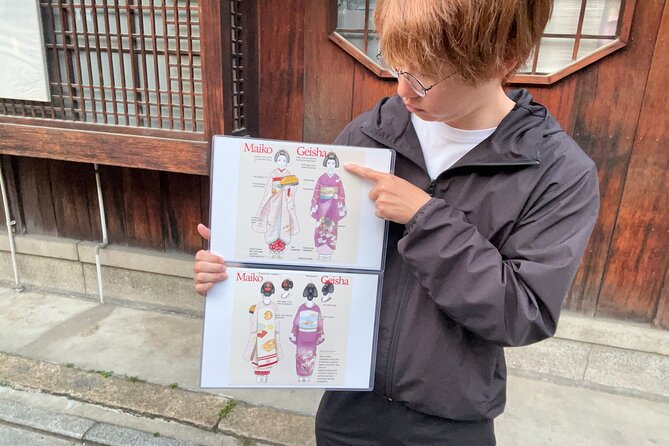 Kyoto: Gion Magical Night Walking Tour - Yasaka Shrine and the end of the walk