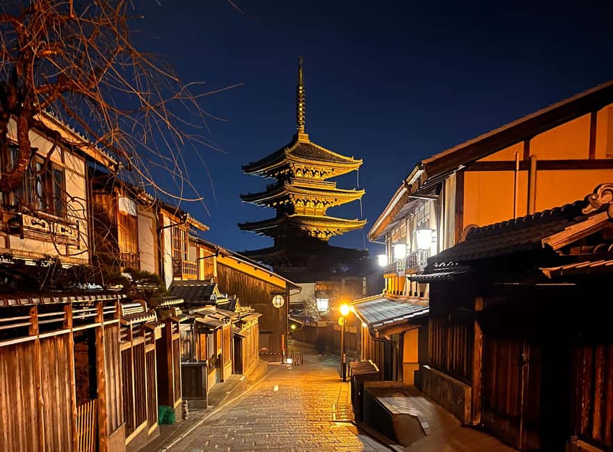 Kyoto: Gion Magical Night Walking Tour with Geisha Trivia - Why Gion is better after dark