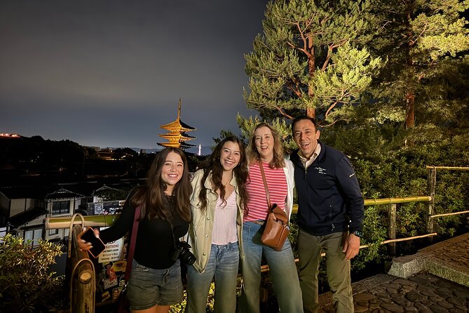 Kyoto Gion Night Tour: Discover Geisha District and Hidden Gems - Why Gion works so well after sunset