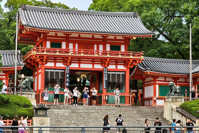 Kyoto Gion Night Walk & Geisha District Guided Tour - Yasaka Shrine adds a spiritual counterpoint