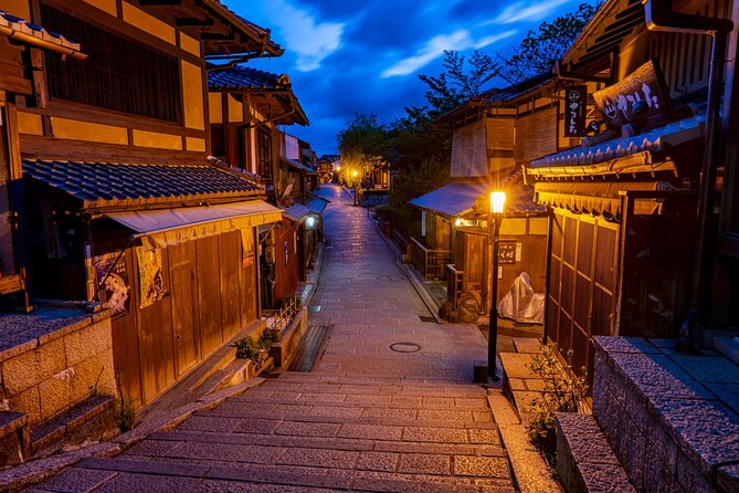 Kyoto: Gion Night Walking Tour with Geisha Insight - Hanamikoji Street and the world of ochaya