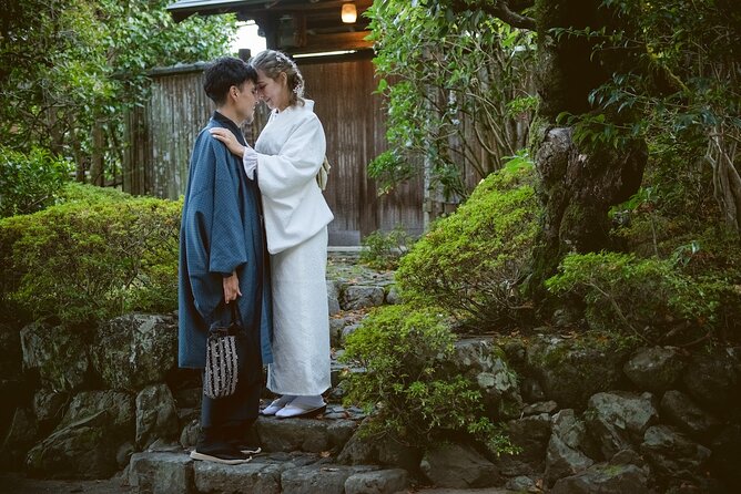Kyoto Gion Photoshoot - Private Session | Pro Photographer - Who will get the most from this Gion session
