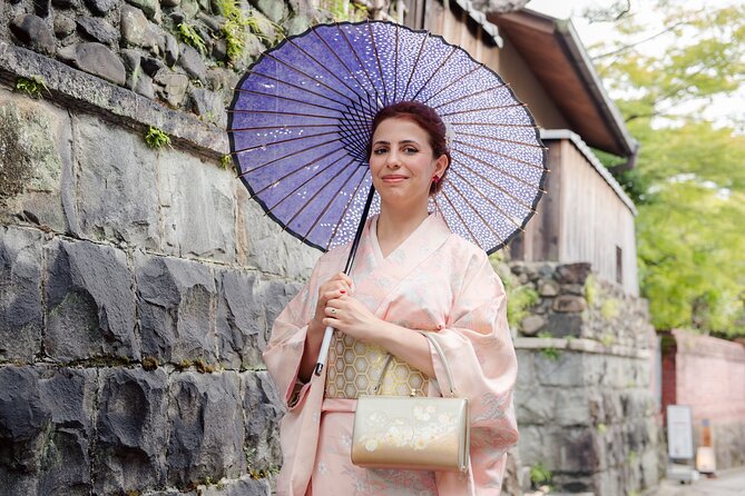 Kyoto Gion Photoshoot - Private Session | Pro Photographer - Posing help for people who feel awkward