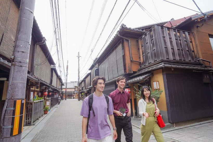 Kyoto Gion Tea ceremony & Wabi-sabi Walking Tour - What the guide adds to the experience