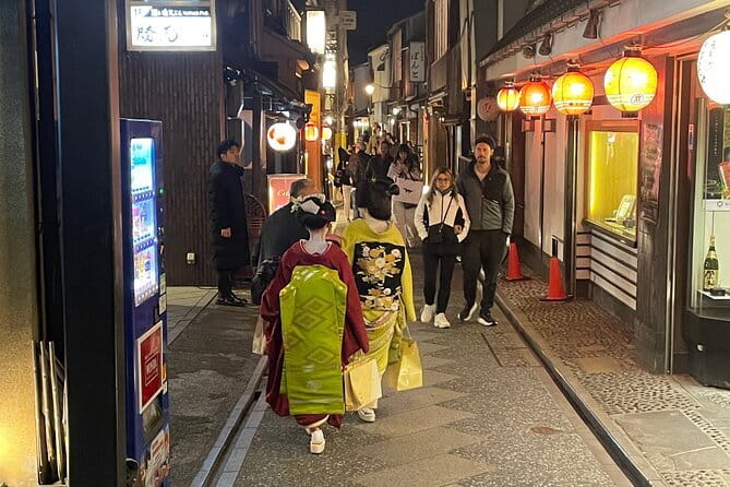 Kyoto Gion Walking Tour for First Time Visitors - Yasaka Pagoda and the Higashiyama streets