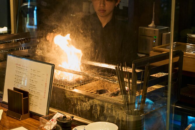 Kyoto: Guided Food Tour with 12 Dishes & 3 Drinks - Guides who shape the evening