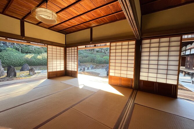Kyoto Guided Walking Tour: Secret Zen Garden and Fushimi Inari - The calm pause at Komyo-in Temple