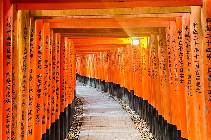 Kyoto Guided Walking Tour: Secret Zen Garden and Fushimi Inari - Small shrines and the path toward Fushimi Inari