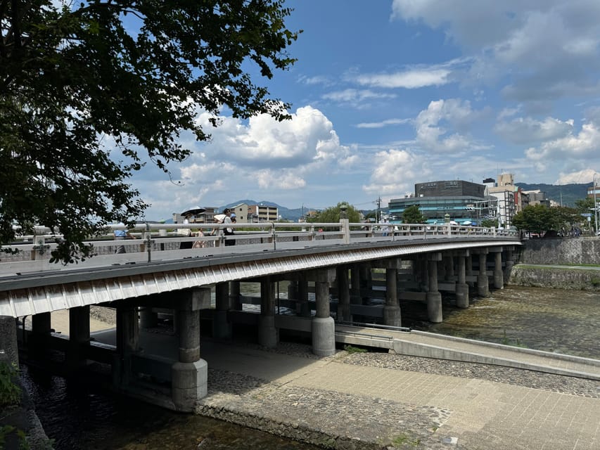 Kyoto: Half-Day Private Tour Gion Geisha District & Kiyomizu - What the guides add
