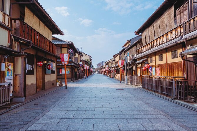 Kyoto Higashiyama Walking Private Tour - Starting at Minamiza Theater and entering Gion