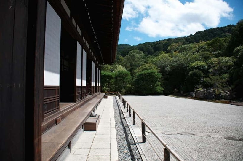Kyoto: Highlights Guided Walking Tour - Sannenzaka and the feel of old Kyoto