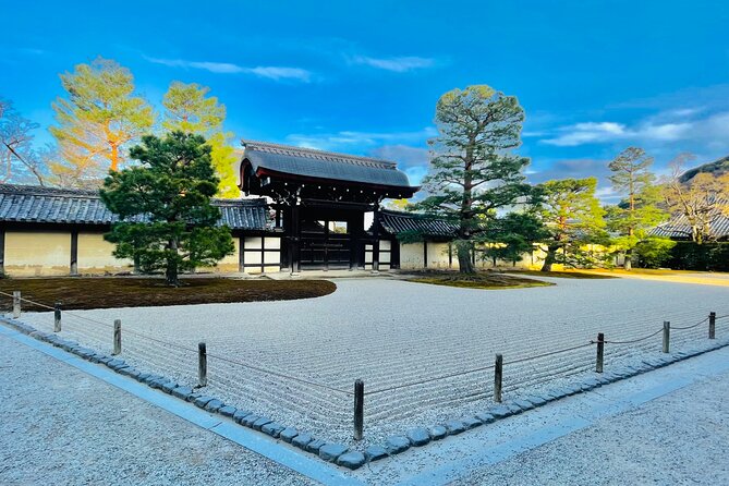 Kyoto Highlights Private Car Day Tour with English Speaking Guide - Fushimi Inari, a memorable final stop