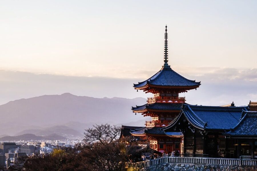 Kyoto: Historic Higashiyama Walking Tour - Why this Kyoto walk works so well