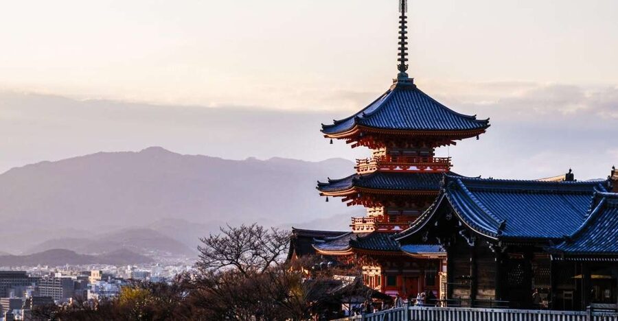 Kyoto: Historic Higashiyama Walking Tour - From Fushimi Inari to Gion by train