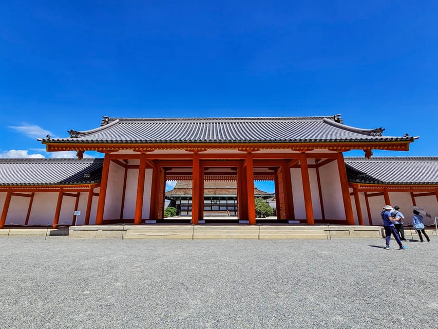 Kyoto: Imperial Palace & Nijo Castle Guided Walking Tour - What you see at the Kyoto Imperial Palace
