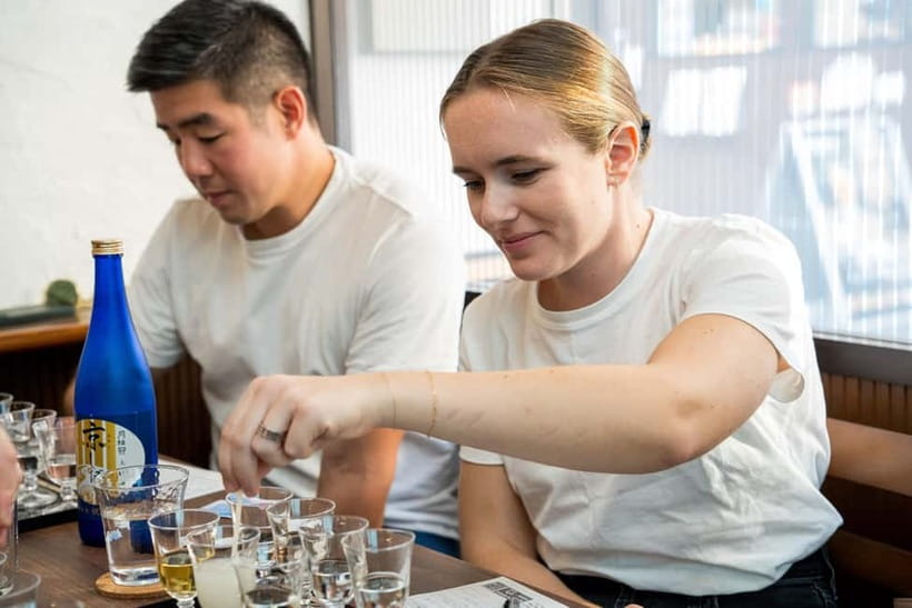Kyoto: Insider Sake Experience with 7 Tastings and Snacks - Who should book this experience