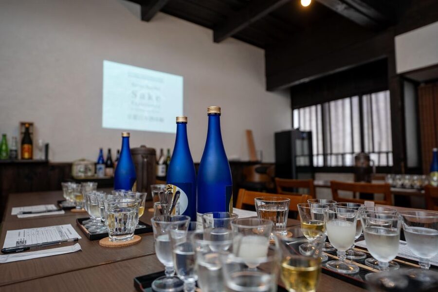 Kyoto: Insider Sake Experience with 7 Tastings and Snacks - Bottle-reading practice turns theory into a useful skill