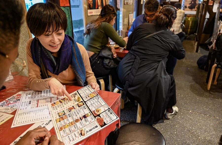 Kyoto: Izakaya Food Tour with Local Guide - Food, drinks, and the cost of extras