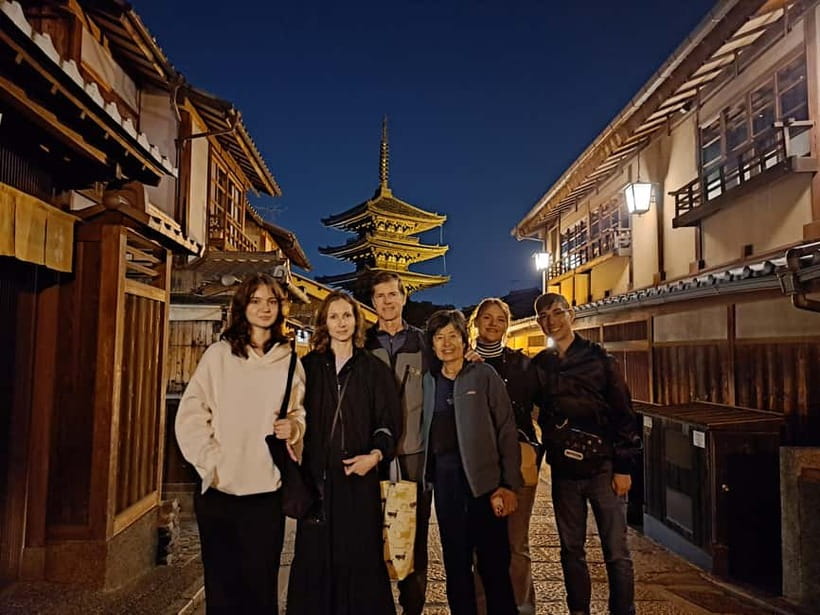Kyoto: Izakaya Nightlife Tour with Local Guide - Gion, Pontocho, Yasaka, and Kiyamachi after sunset