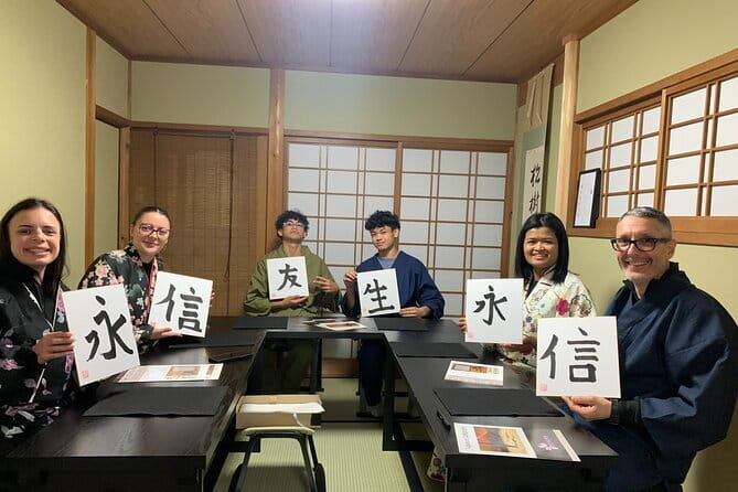 Kyoto: Japanese Calligraphy Class in 150 years old townhouse - Key points at a glance