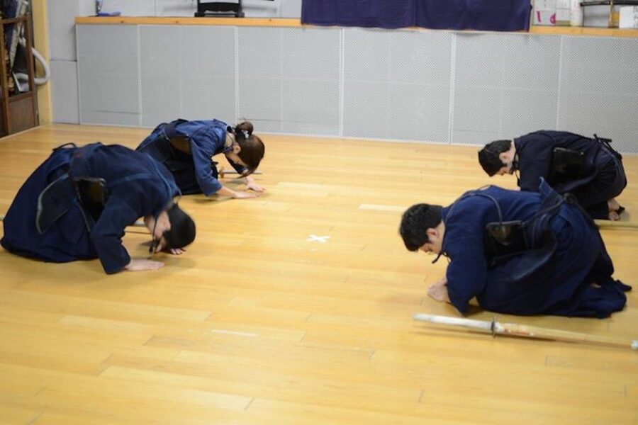 Kyoto: Kendo Samurai Experience Tour - Meeting Hayashi-sensei at JR Hanazono Station